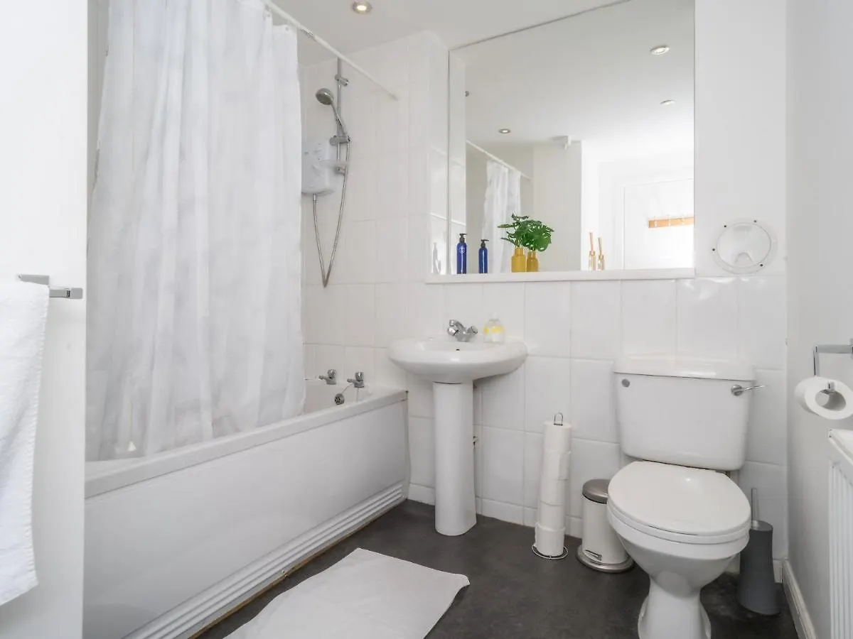 Pass The Keys Cosy Edinburgh Flat Apartment