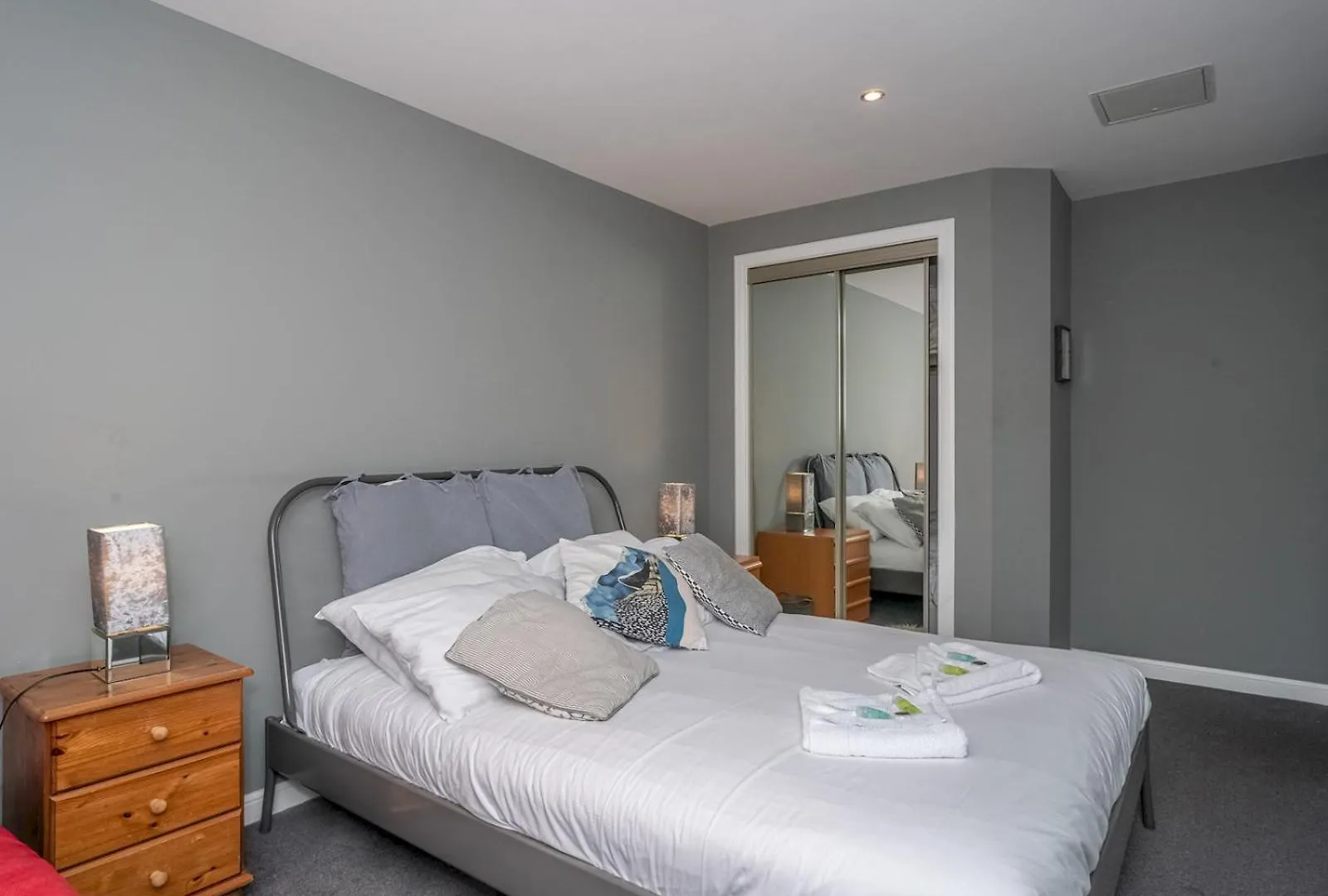Pass The Keys Cosy Edinburgh Flat Apartment United Kingdom